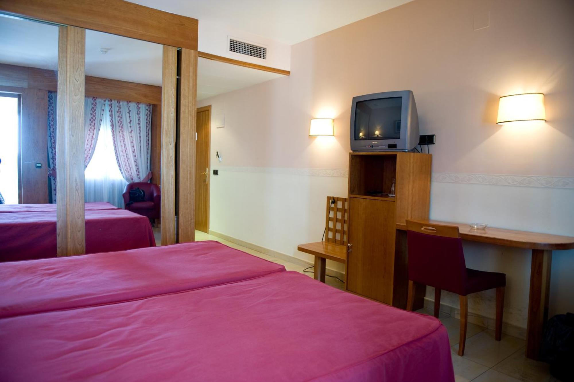 Hotel La Maruxina La Alameda de la Sagra エクステリア 写真