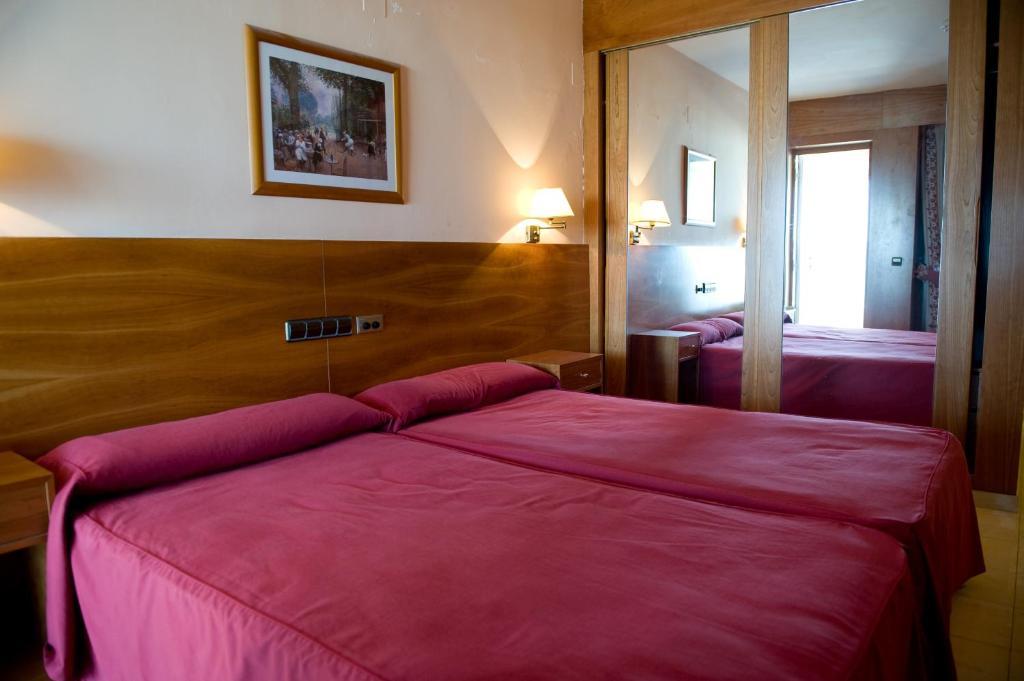 Hotel La Maruxina La Alameda de la Sagra 部屋 写真