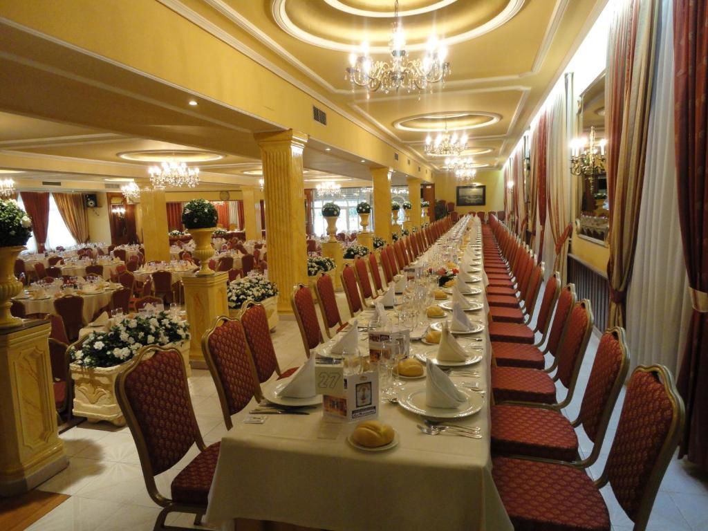 Hotel La Maruxina La Alameda de la Sagra エクステリア 写真
